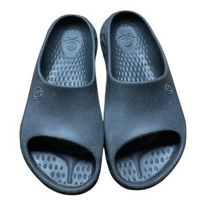 G/Fore Men's G/Slide Street Shoe Black Size Mens 7 Womens 9